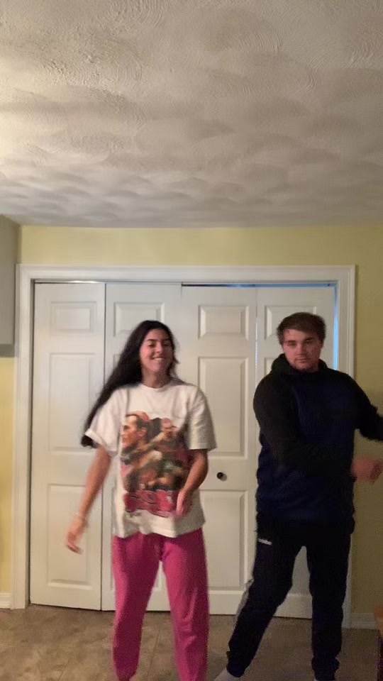 tiklocker_Break yo legs .mp4