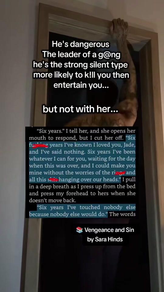 tiklocker_I will never get over the way he loves her 🖤 #darkromancevibes #books....mp4