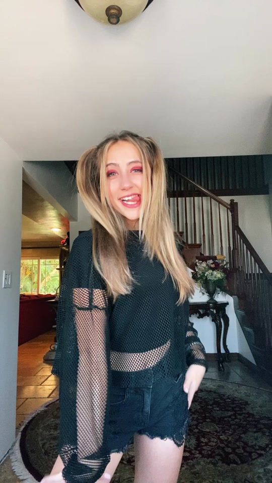 tiklocker_who’s ready for a makeup vid.mp4