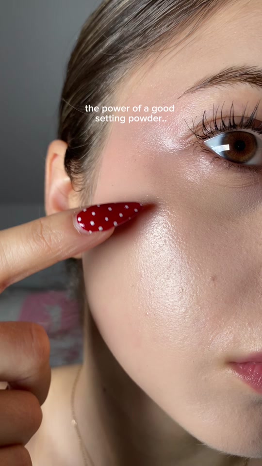 tiklocker_Powder is the real-life filter😙 #powder #settingpowder #makeupproduct....mp4