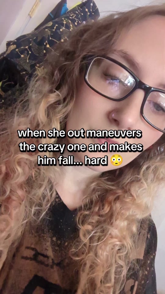 tiklocker_these two are 💥 yummyyyy 😉  #reverseharem #booktok #bookscenarios #wh....mp4