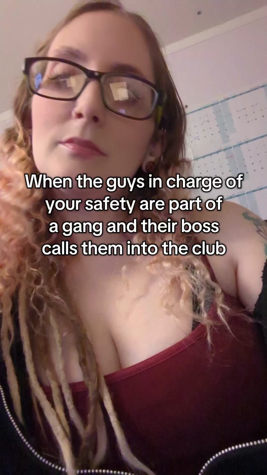 tiklocker_Daddy... not sorry 🤤🥵 #bookscenarios #whychoose #badassfmc #spicyroma....mp4