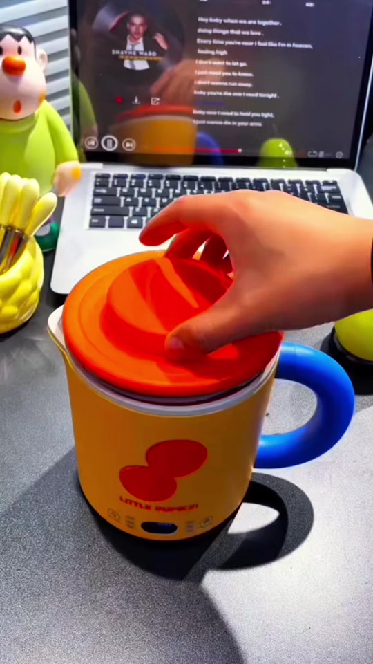 tiklocker_Pumpkin-shaped, cozy stew. 🎃🍲 Mini multi-function electric stew cup f....mp4