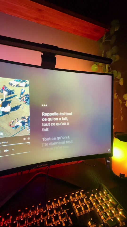 tiklocker_☀️ Reste-Là - Tiakola, RnBoi ☀️.                                     ....mp4