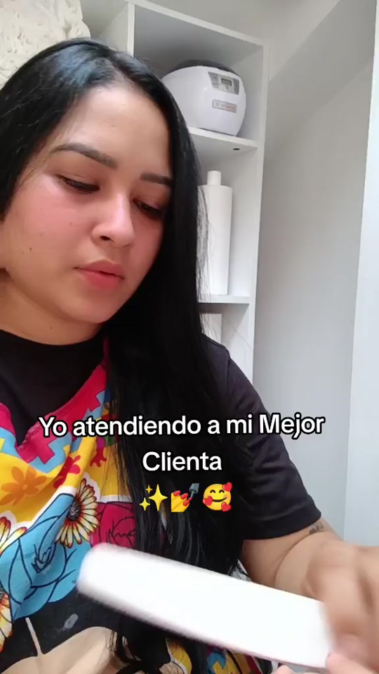 tiklocker_Solo es Contenido 🤣😂 pero son las que mejor pagan 💅💅💅 #uñashermosas #....mp4