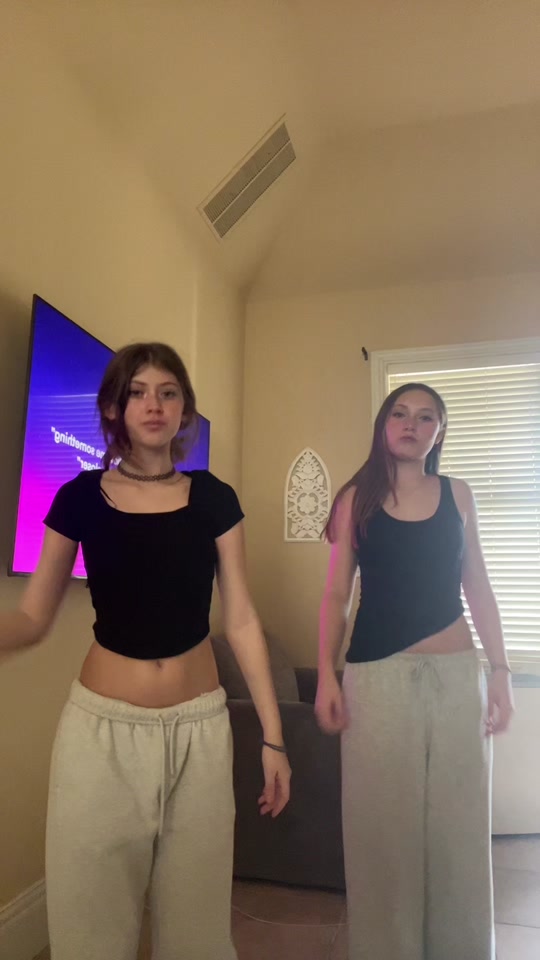 tiklocker_guys dm my facial expressions💔🥹 #trend #dancefortwo #shakedat #fyyyyy....mp4