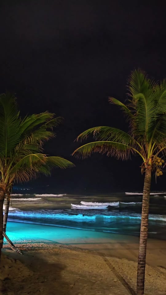 tiklocker_We don't talk anymore, we just show more about Da Nang Night Chill Vi....mp4